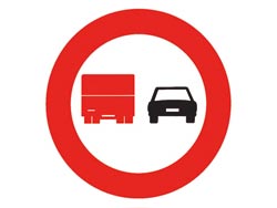 Conduce usted un camin con M.