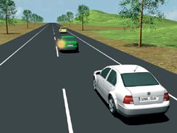 El vehculo blanco va a adelan