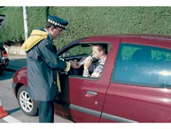 Si el conductor en las pruebas