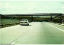 Usted circula conduciendo su m