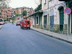 El vehculo rojo que se observ